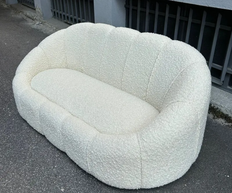 Outlet Pamono Two-Seater Sofa with Rounded Design in White Bouclé Fabric, 2000s