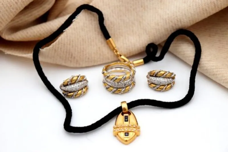 Online Pamono Two-Tone Gold Set with Necklace and Earrings and Ring with Brilliant-Cut Diamonds, Set of 4