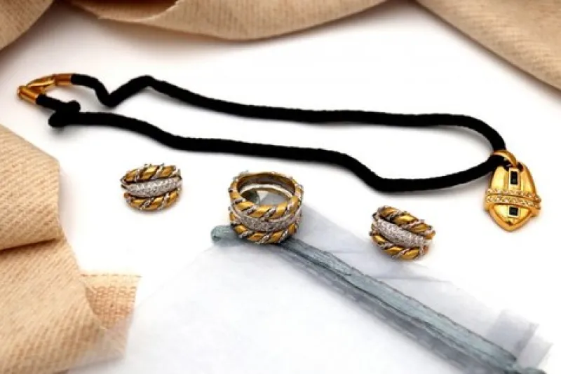 Online Pamono Two-Tone Gold Set with Necklace and Earrings and Ring with Brilliant-Cut Diamonds, Set of 4