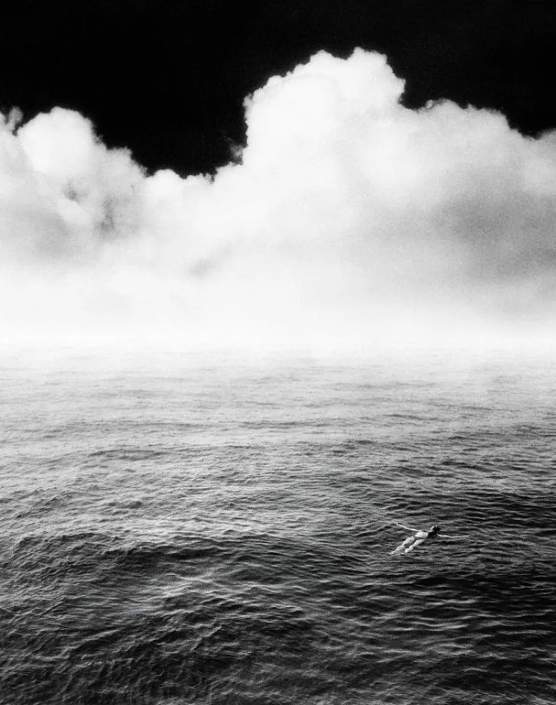 Online Pamono Ugne Pouwell, In Between, 2025, Photograph, Limited Edition of 20