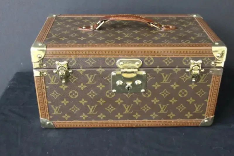Pamono Vanity Case by Louis Vuitton, 2000> Trunks Crates & Baskets
