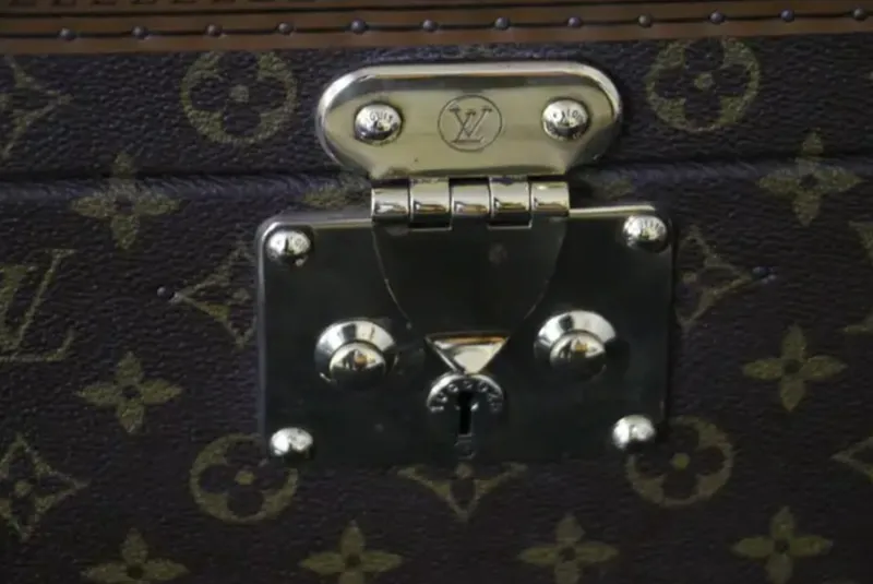 Pamono Vanity Case by Louis Vuitton, 2000> Trunks Crates & Baskets