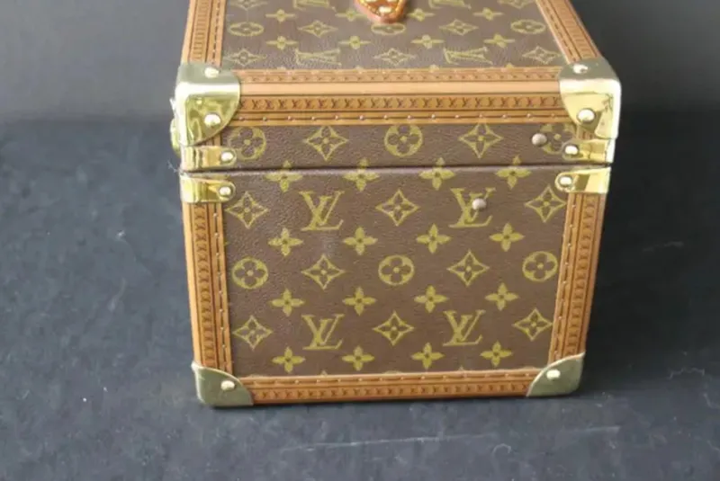 Pamono Vanity Case by Louis Vuitton, 2000> Trunks Crates & Baskets