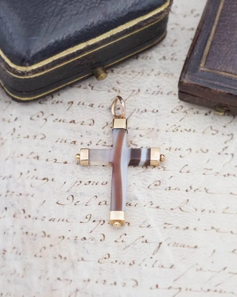 Pamono Victorian Agate Cross Pendant> Necklaces