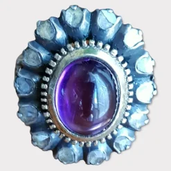 Sale Pamono Victorian Amethyst and Rose-Cut Diamond Cabochon Ring. 19th Century, 1850