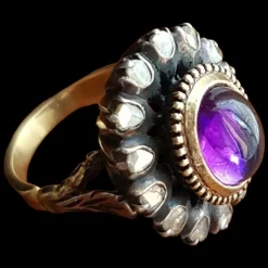 Sale Pamono Victorian Amethyst and Rose-Cut Diamond Cabochon Ring. 19th Century, 1850