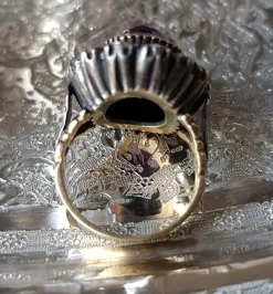 Sale Pamono Victorian Amethyst and Rose-Cut Diamond Cabochon Ring. 19th Century, 1850