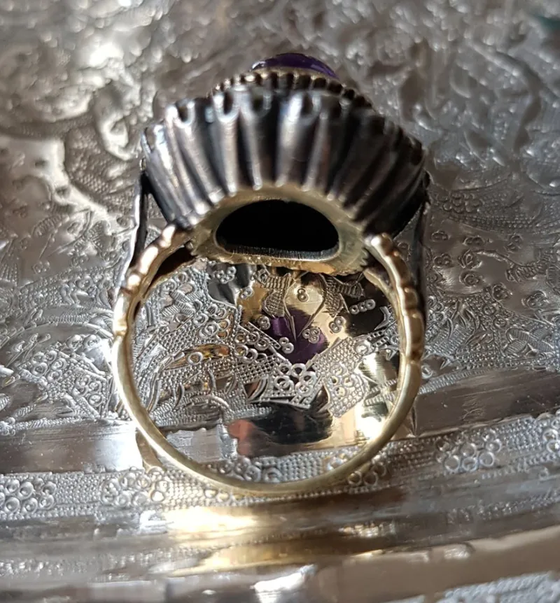 Sale Pamono Victorian Amethyst and Rose-Cut Diamond Cabochon Ring. 19th Century, 1850