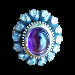 Sale Pamono Victorian Amethyst and Rose-Cut Diamond Cabochon Ring. 19th Century, 1850