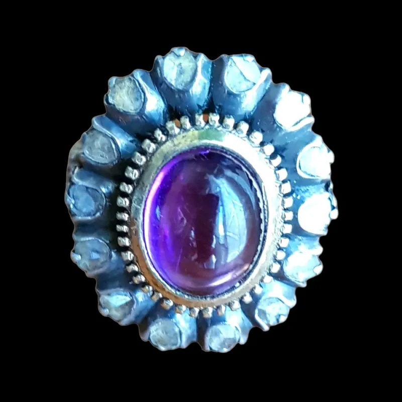 Sale Pamono Victorian Amethyst and Rose-Cut Diamond Cabochon Ring. 19th Century, 1850
