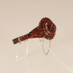 Sale Pamono Victorian Bohemian Bangle Bracelet with Rose Cut Garnets, 19th Century