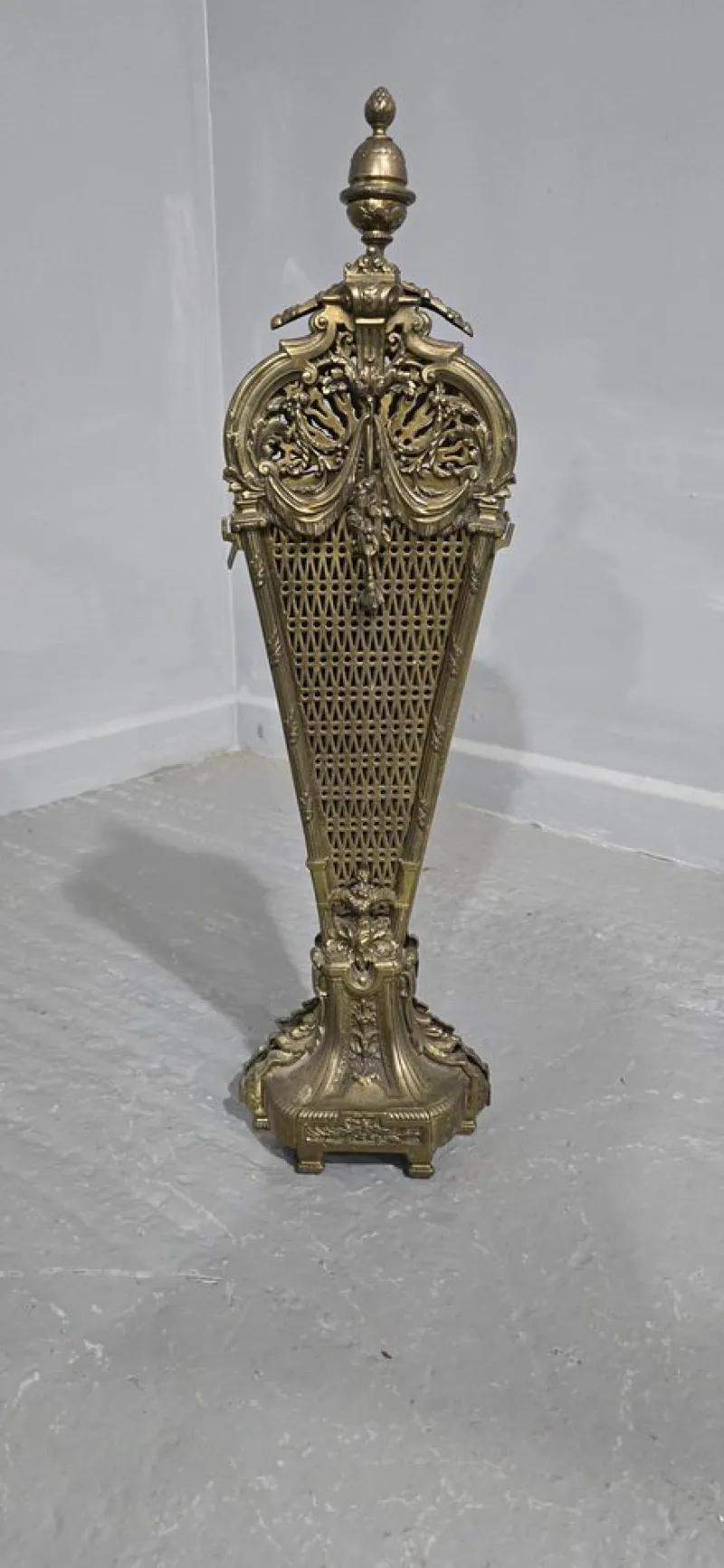 Pamono Victorian Brass Peacock Fire Screen, 1880s> Fireplaces And Mantels