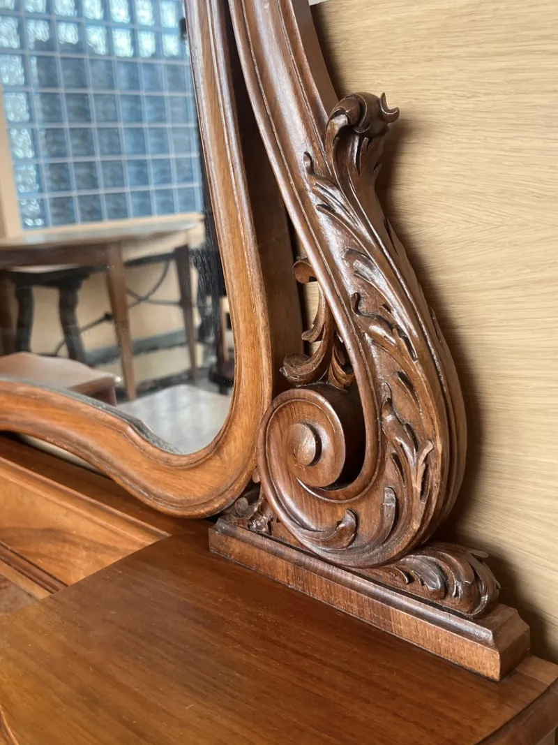 Pamono Victorian Carved Mahogany Dresser Table with Attached Mirror, 1850> Dressing Tables