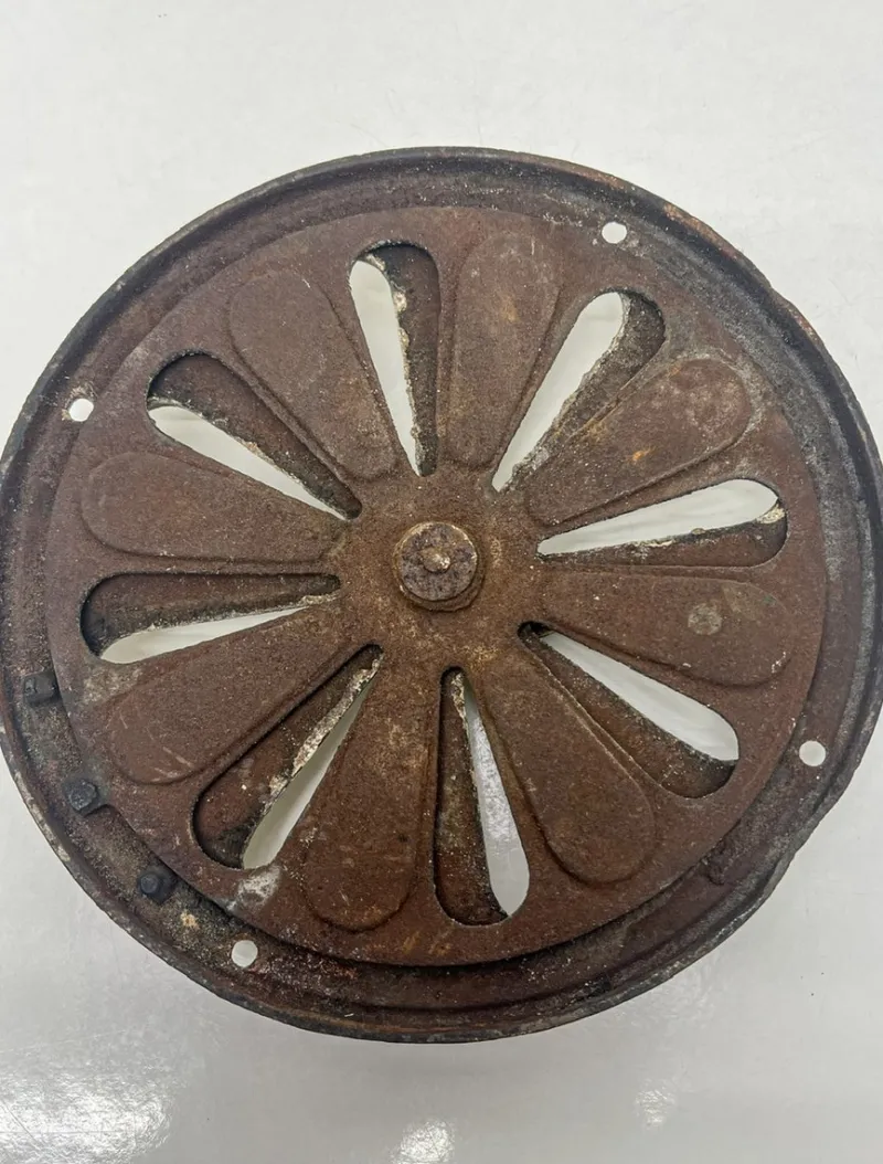 Clearance Pamono Victorian Cast Iron Air Vent - Ventilation Grille, 1900s