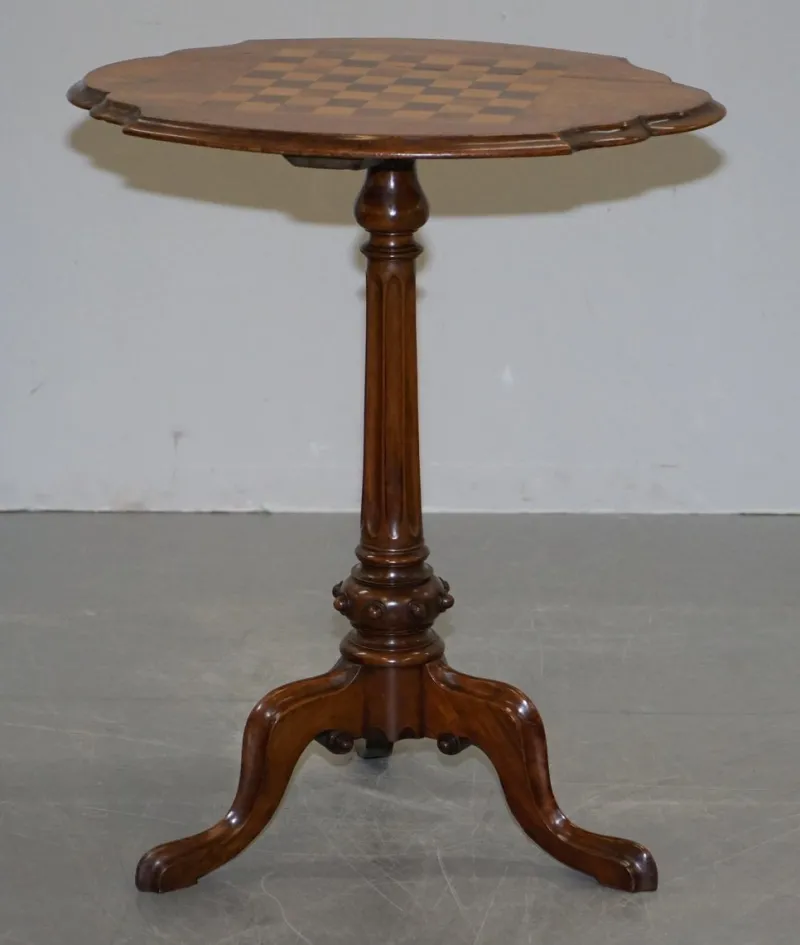 Pamono Victorian Inlaid Walnut & Hardwood Chess Table with Ornate Legs, 1880s> Game Tables