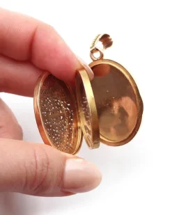 Clearance Pamono Victorian Locket Scroll Pendant