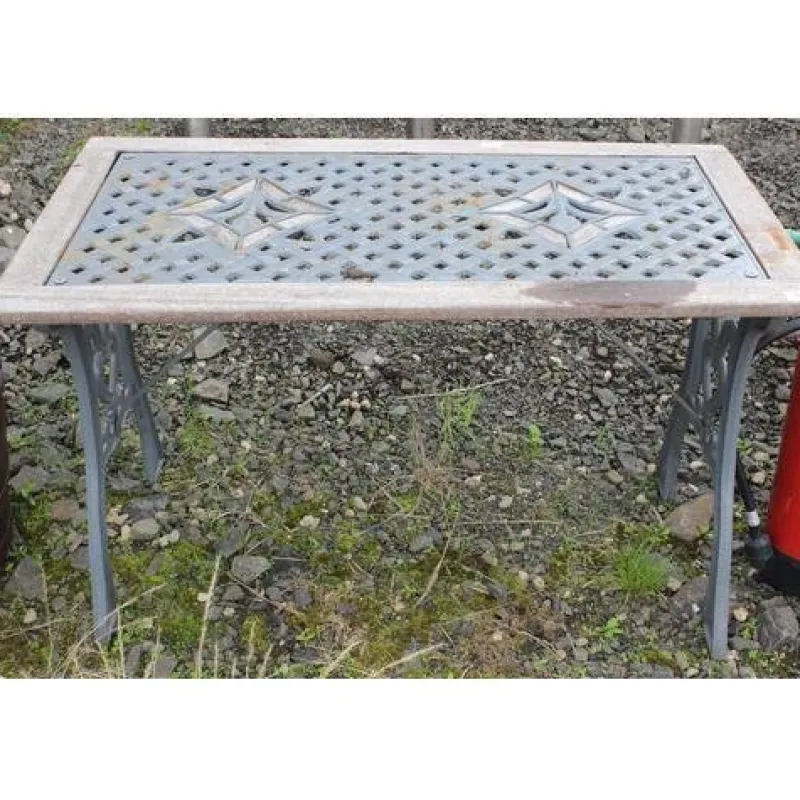 Pamono Victorian Mahogany and Cast Iron Garden Coffee Table> Garden Tables