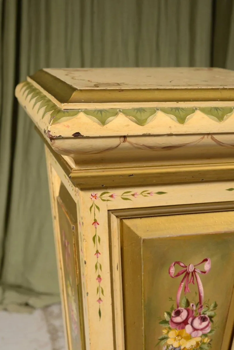 Pamono Victorian Neoclassical Painted Oak Plinth, 1900s> Pedestals And Columns