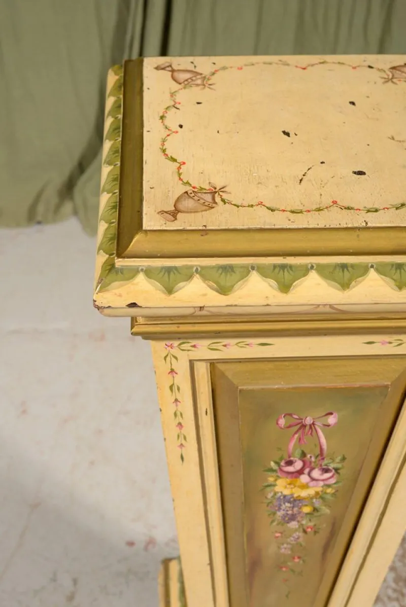 Pamono Victorian Neoclassical Painted Oak Plinth, 1900s> Pedestals And Columns