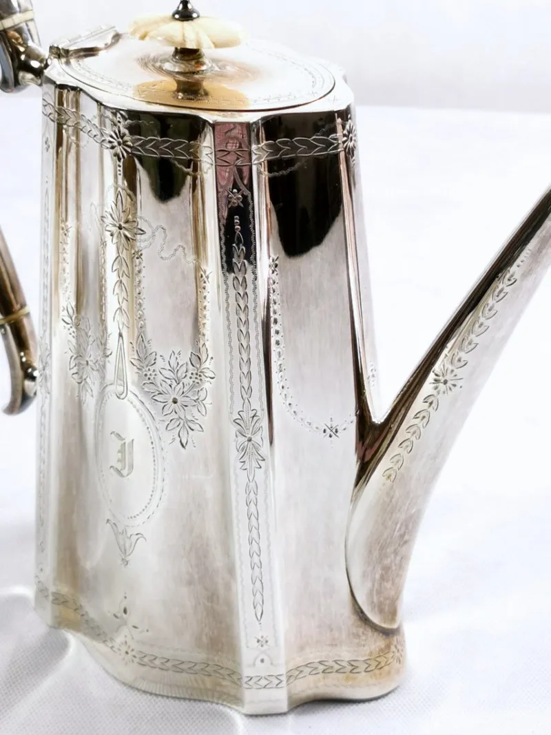 Pamono Victorian Silver Plated Tea and Coffee Set from Richard Martin & Ebenezer Hall & Co, Set of 4> Coffee & Tea Service