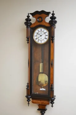 Pamono Victorian Vienna Walnut Clock> Clocks