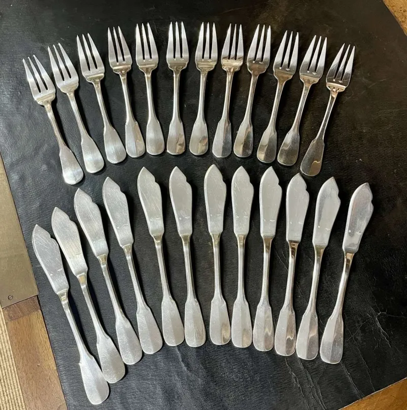 Pamono Vieux Paris Fish Forks and Knives in Silver-Plated Metal from Vieux Paris, Set of 24> Cutlery & Serving Utensils