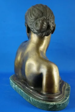 Pamono Vincenzo Gemito, Bust Sculpture of Nude Woman, 20th Century, Gilded Bronze> Art Nouveau