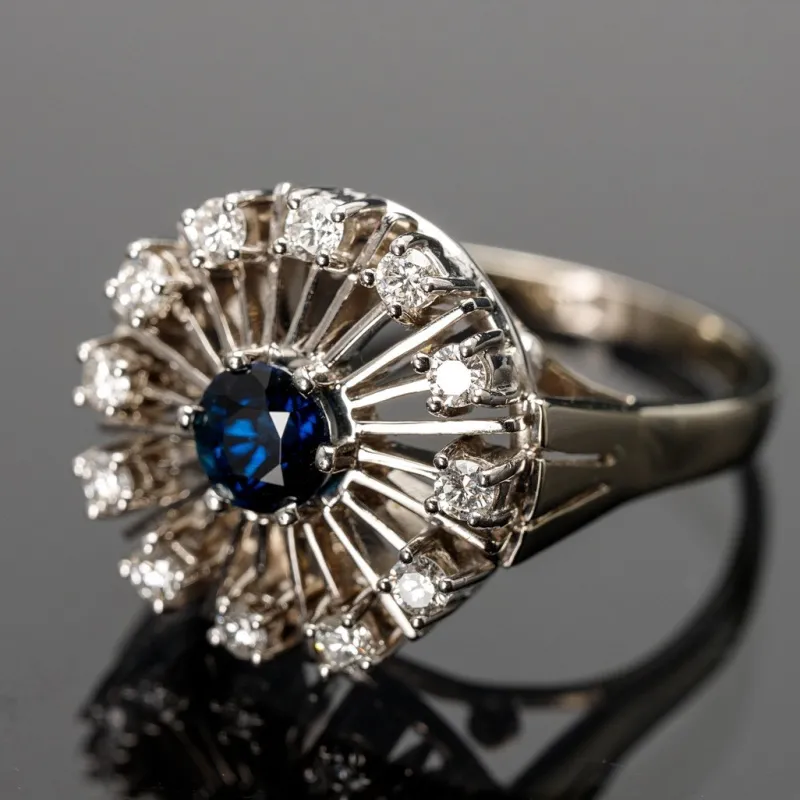 Clearance Pamono Vintage 18 Karat Gold Ring with Sapphire and Diamonds