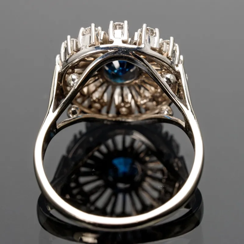 Clearance Pamono Vintage 18 Karat Gold Ring with Sapphire and Diamonds