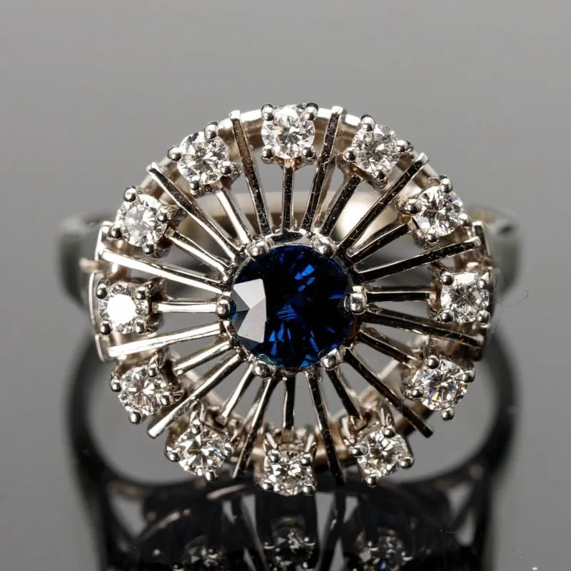 Clearance Pamono Vintage 18 Karat Gold Ring with Sapphire and Diamonds