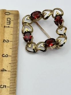 Pamono Vintage 9 Karat Yellow Gold Hearts Garnet Brooch><noscript><img width=