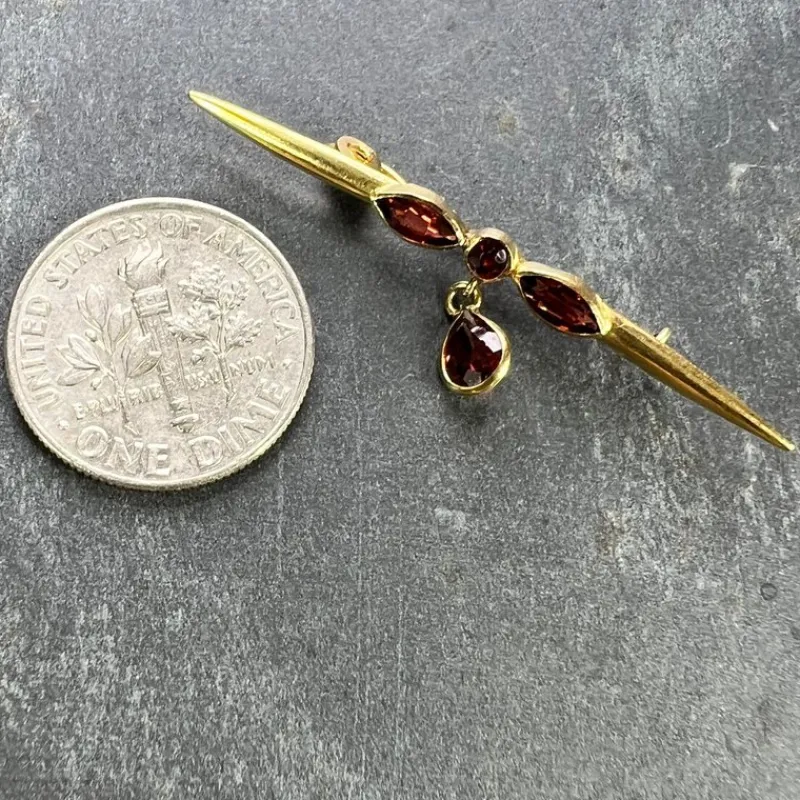 Sale Pamono Vintage 18 Karat Yellow Gold Bar Brooch with Almandine-Pyrope Garnet, 1890s