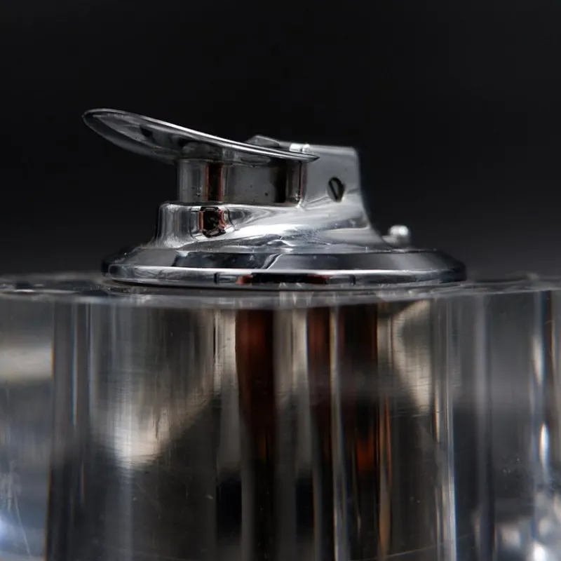 Pamono Vintage Acrylic Glass Table Lighter from Ronson, 1970s> Dinnerware Accessories