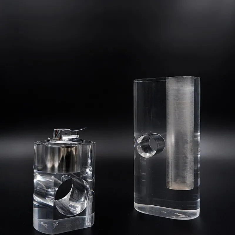 Pamono Vintage Acrylic Glass Table Lighter from Ronson, 1970s> Dinnerware Accessories