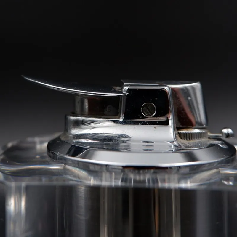 Pamono Vintage Acrylic Glass Table Lighter from Ronson, 1970s> Dinnerware Accessories