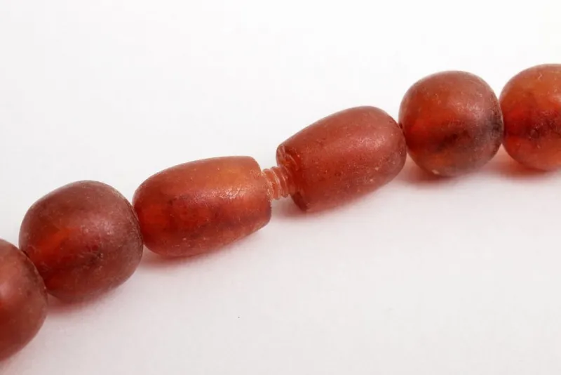 Pamono Vintage Amber Necklaces, 1960s, Set of 4> Necklaces