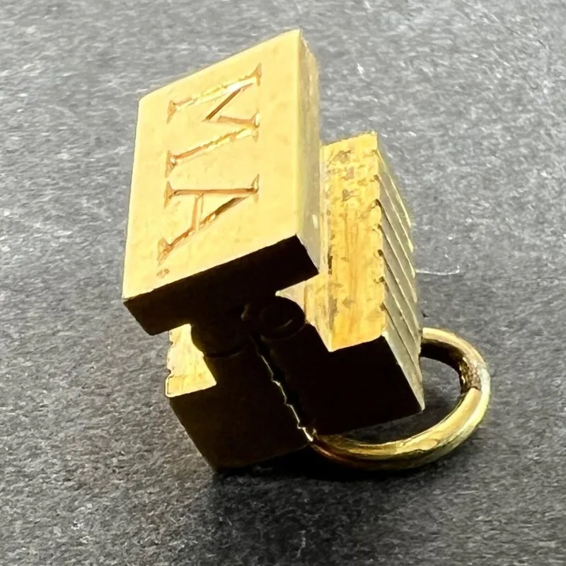 Pamono Vintage Art Deco Folding Fob Seal Initials Am 18k Yellow Gold Charm Pendant, 1920s> Necklaces