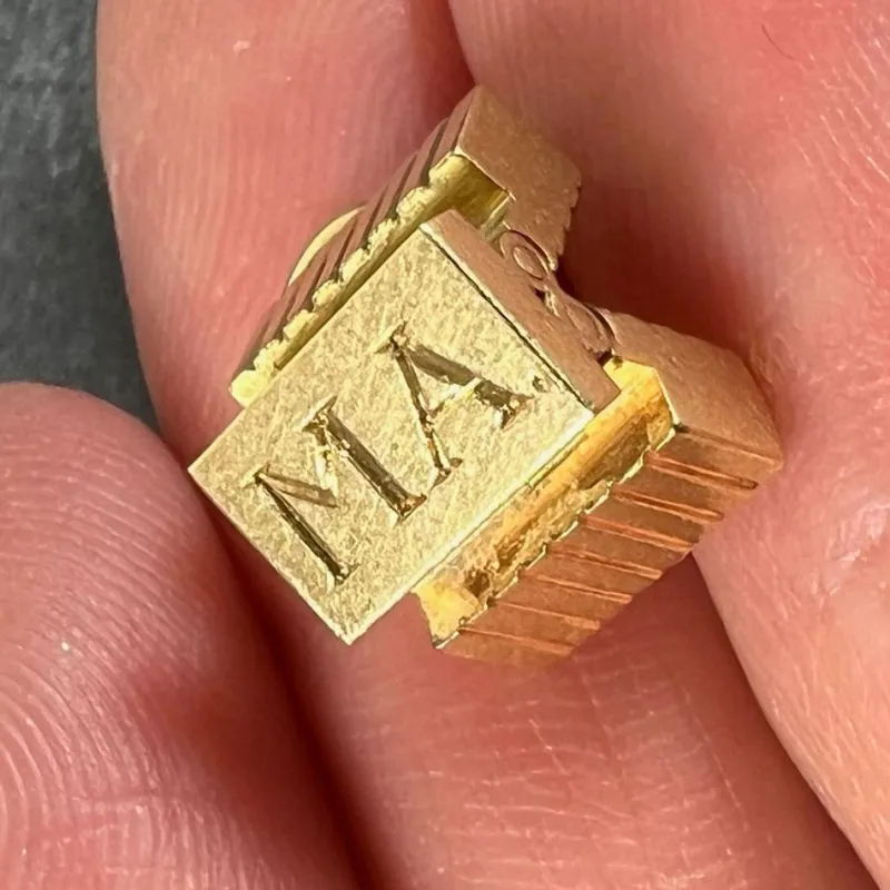 Pamono Vintage Art Deco Folding Fob Seal Initials Am 18k Yellow Gold Charm Pendant, 1920s> Necklaces