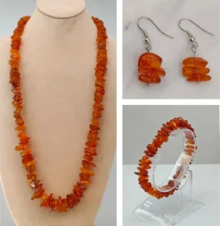 Pamono Vintage Baltic Amber Necklace, Bracelet and Earrings, Set of 4> Necklaces