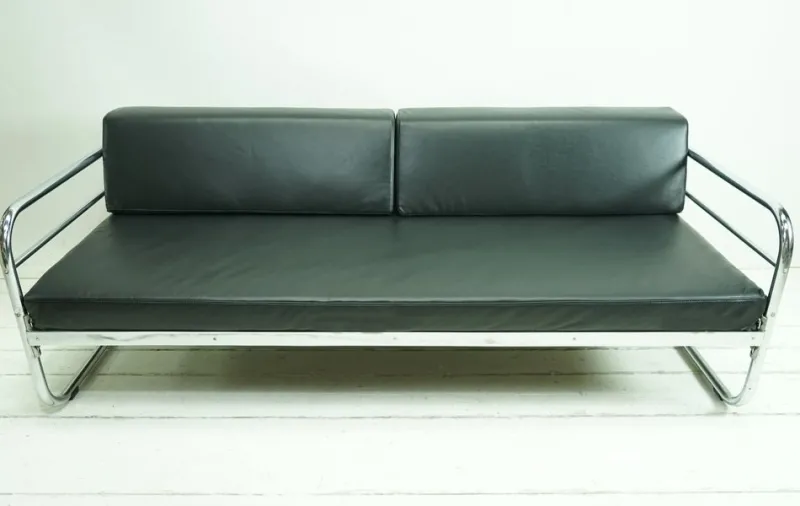 Pamono Vintage Bauhaus Sofa Daybed in Black Leather by Robert Slezak, 1930s> Daybeds & Chaises Lounges
