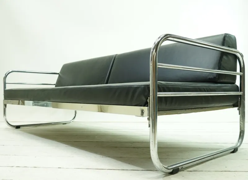 Pamono Vintage Bauhaus Sofa Daybed in Black Leather by Robert Slezak, 1930s> Daybeds & Chaises Lounges