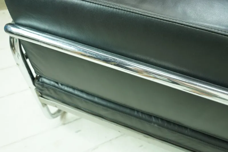 Pamono Vintage Bauhaus Sofa Daybed in Black Leather by Robert Slezak, 1930s> Daybeds & Chaises Lounges