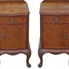 Pamono Vintage Bedside Tables in Burr Walnut, 1920, Set of 2> Nightstands