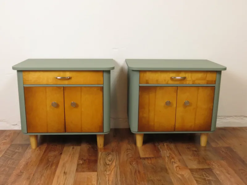 Sale Pamono Vintage Bedside Tables, 1950s, Set of 2