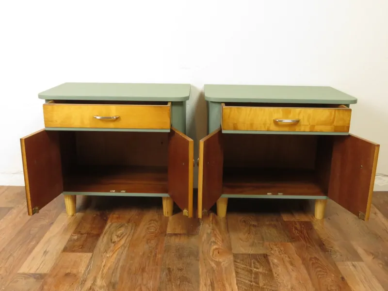 Sale Pamono Vintage Bedside Tables, 1950s, Set of 2
