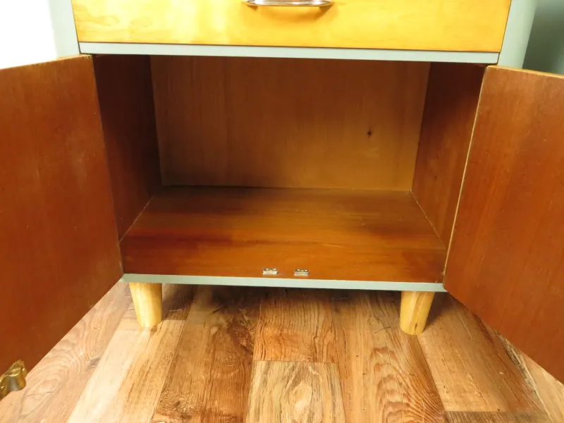 Sale Pamono Vintage Bedside Tables, 1950s, Set of 2