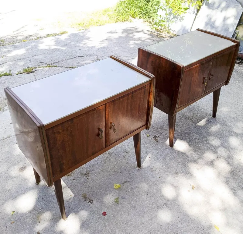 Pamono Vintage Bedside Tables with Glass Tops, Set of 2> Nightstands