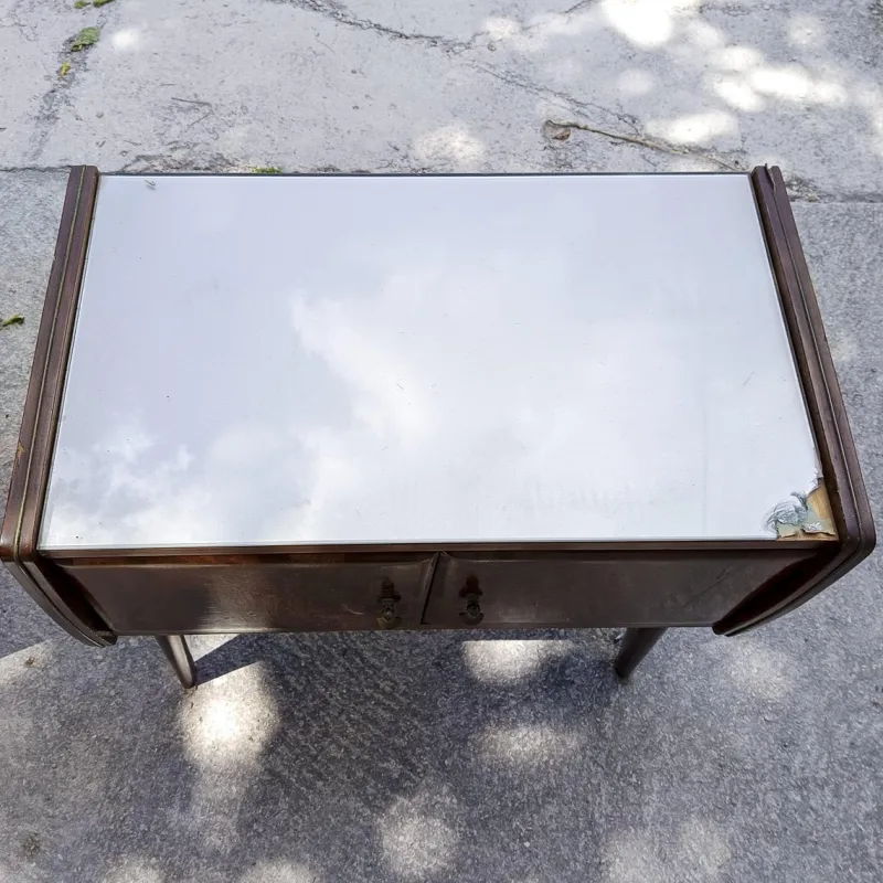 Pamono Vintage Bedside Tables with Glass Tops, Set of 2> Nightstands