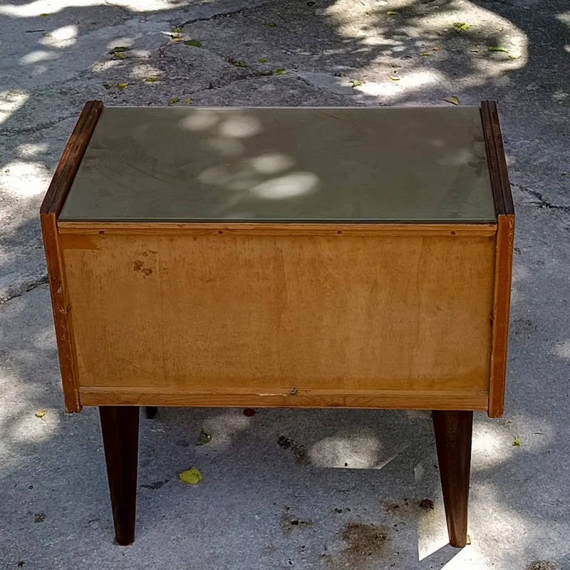 Pamono Vintage Bedside Tables with Glass Tops, Set of 2> Nightstands