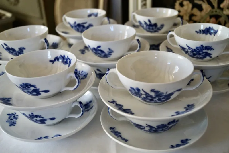 Online Pamono Vintage Blue Flowers Soup Bouillon Cup and Saucers from Royal Copenhagen, 1985, Set of 14